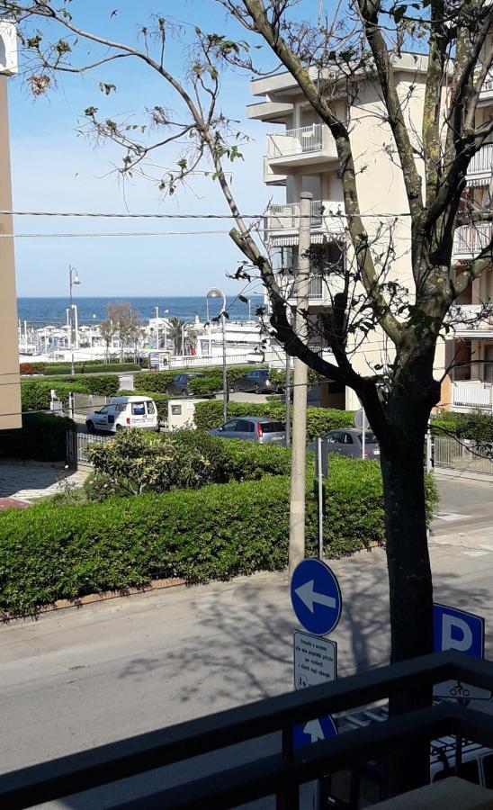 Apartamento Stella Di Mare Rímini Exterior foto